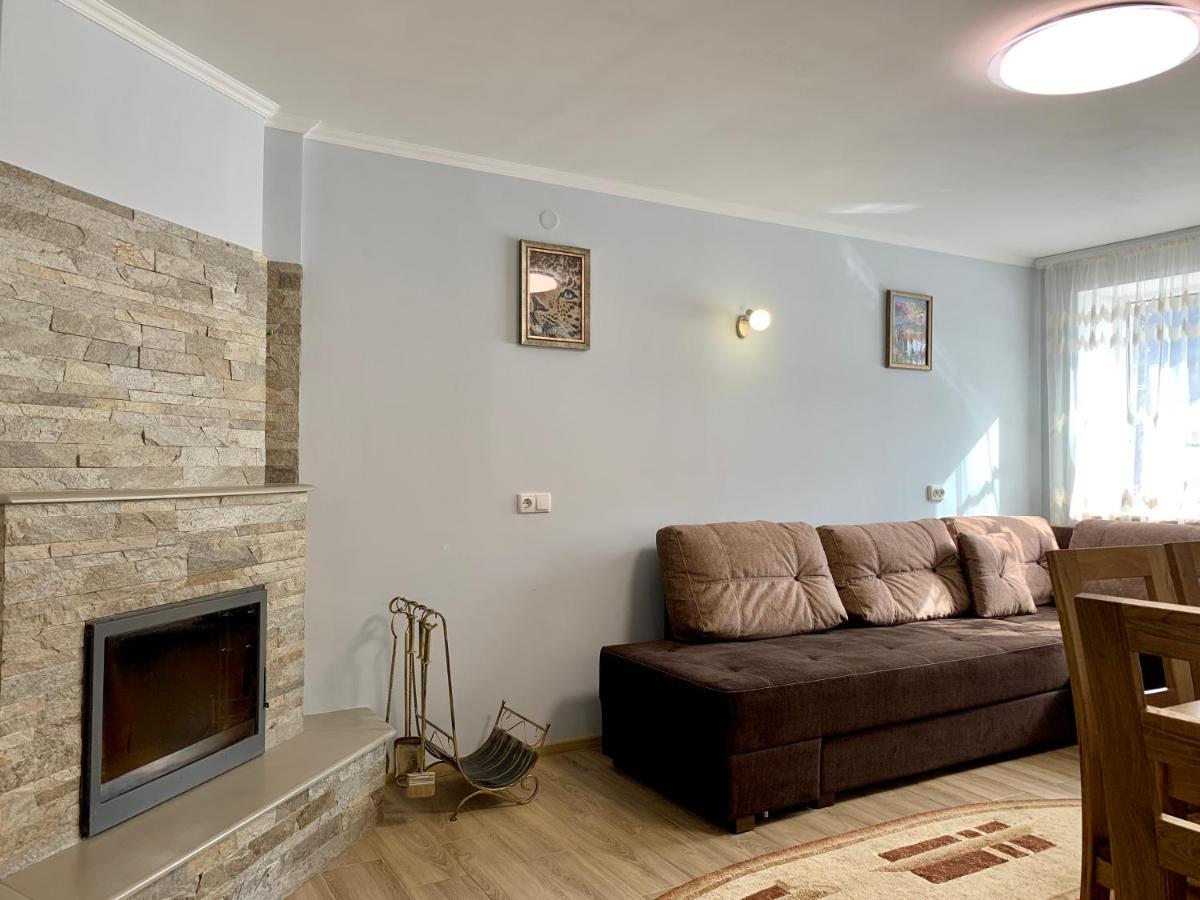 Underhills House Apartment ยาเรมชา ภายนอก รูปภาพ
