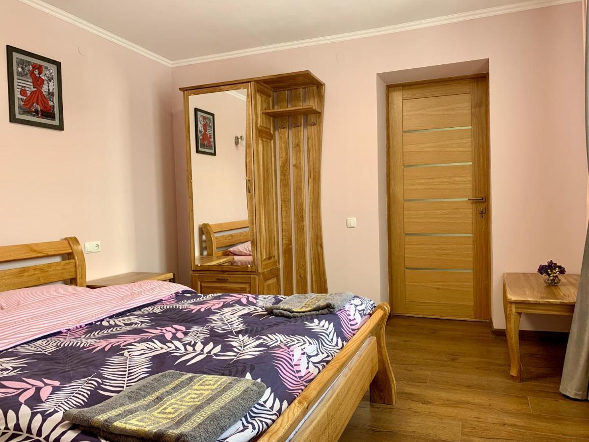Underhills House Apartment ยาเรมชา ภายนอก รูปภาพ