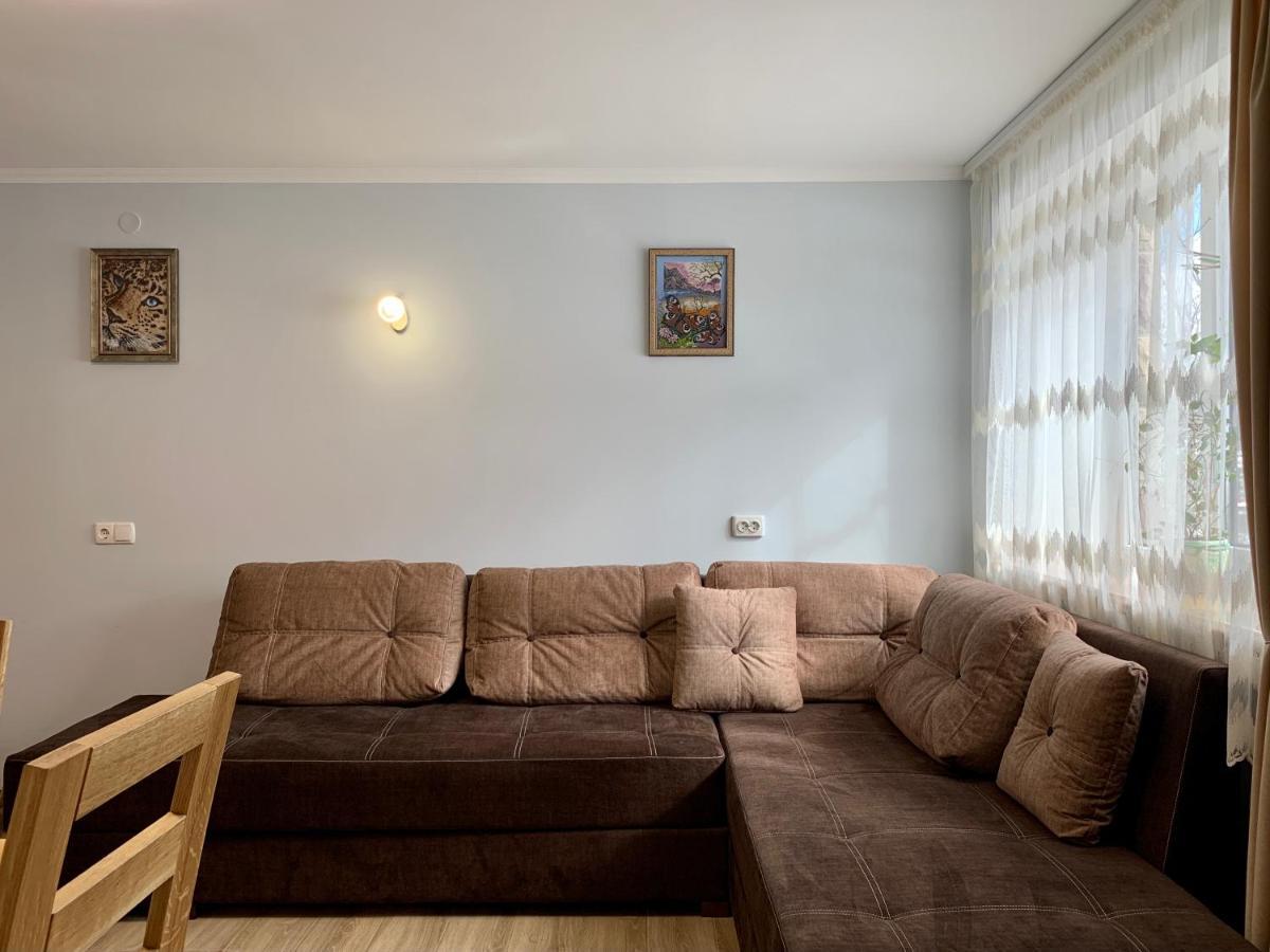 Underhills House Apartment ยาเรมชา ภายนอก รูปภาพ